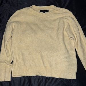 Medium yellow vero moda sweater
